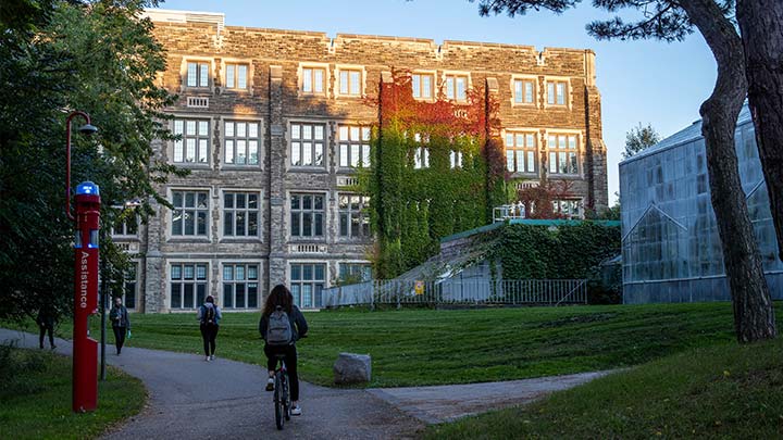 mcmaster in person campus tours